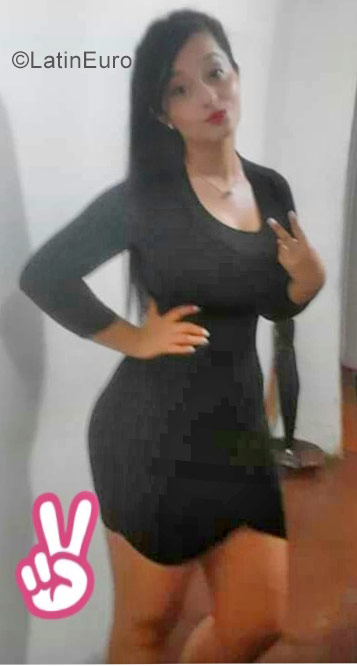 Date this sultry Colombia girl Vanessa from Ibaque CO23256