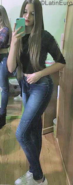 Date this lovely Argentina girl Macarena from Buenos Aires AR119