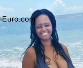 Date this happy Dominican Republic girl Yudelky from Santo Domingo DO31482