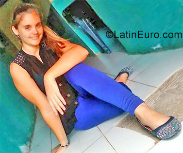 Date this exotic Cuba girl Erika from Havana CU235