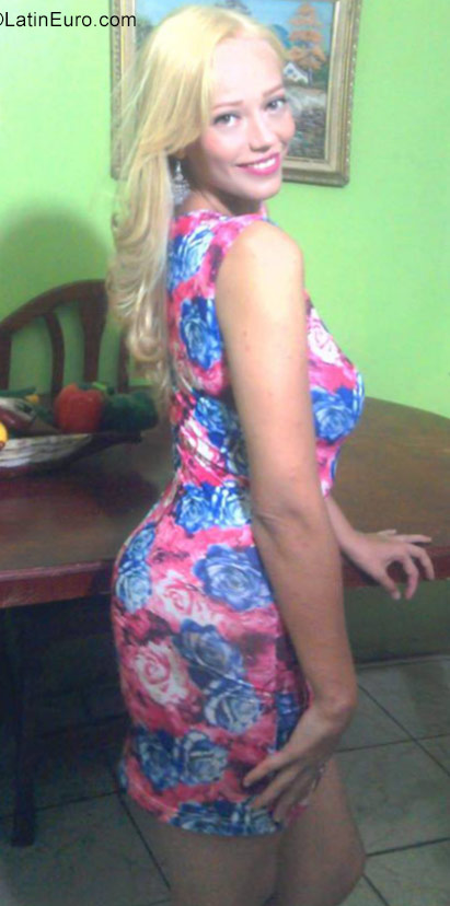 Date this beautiful Venezuela girl Sinai from Caracas VE1371