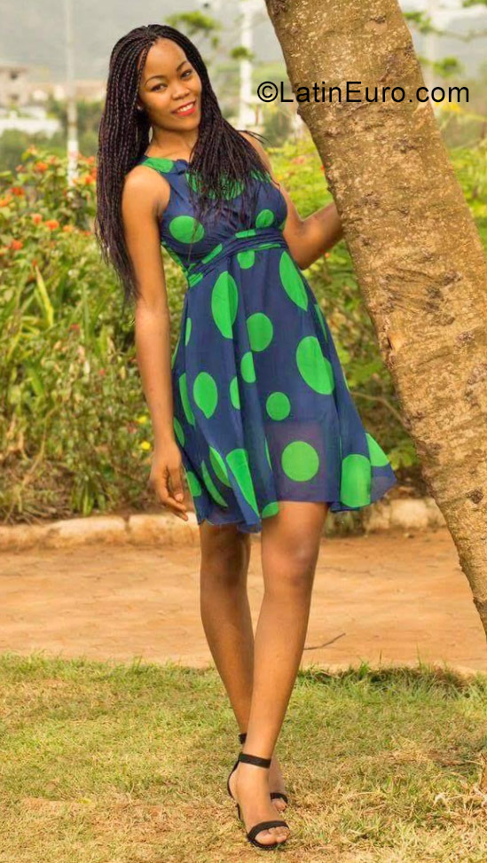 Date this lovely Cameroon girl Yosayne from Yaounde CM264