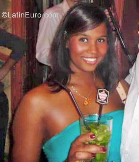 Date this attractive Dominican Republic girl Danyeli from Santo domingo DO31825
