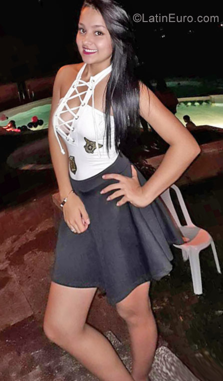 Date this delightful Colombia girl Natalia from Pereira CO23538