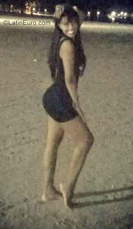 Date this attractive Dominican Republic girl Mary from Santo Somingo DO31876