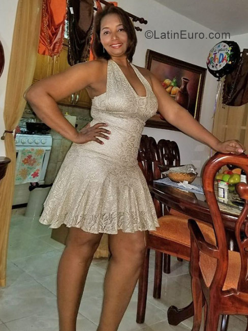 Date this georgeous Dominican Republic girl Lane grota from Santo Domingo DO31893