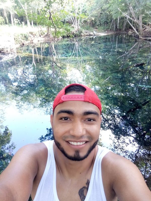Date this happy Dominican Republic man Frammy from Higuey DO37861