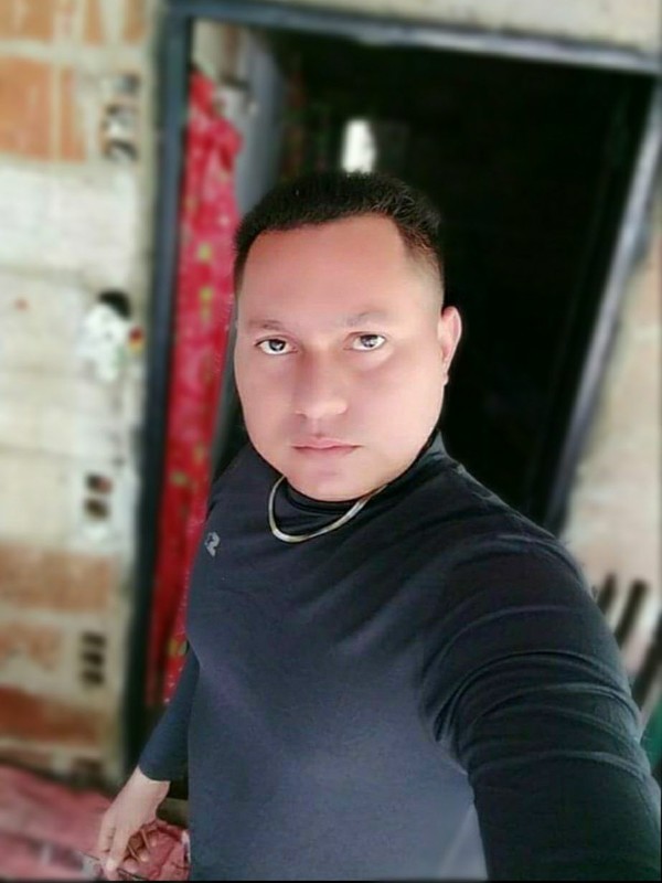 Date this attractive Colombia man Hernan rafael from Bogota CO30501