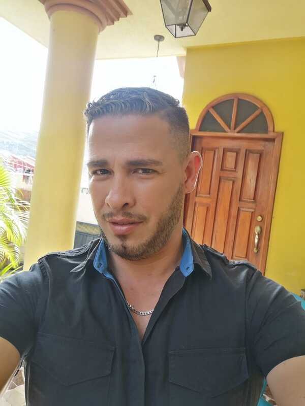 Date this sensual Honduras man Waily mairena from Tegucigalpa HN2929