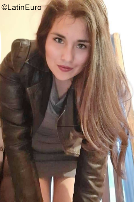 Date this lovely Peru girl Vanesa from Cusco PE1942