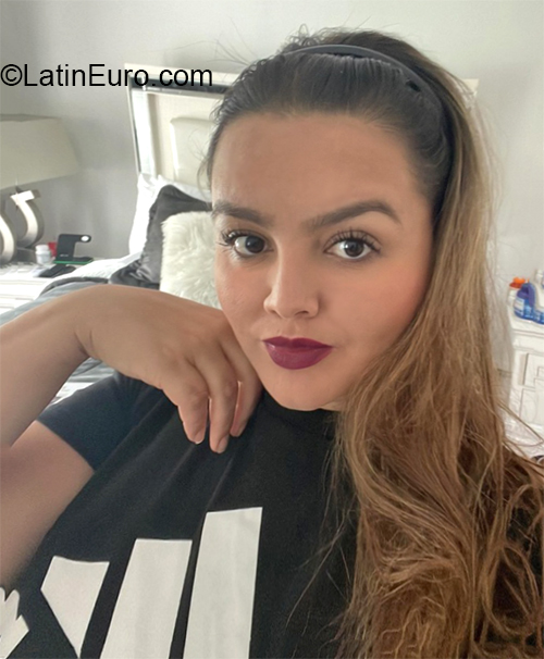 Date this athletic United States girl Fernanda from New York US21623