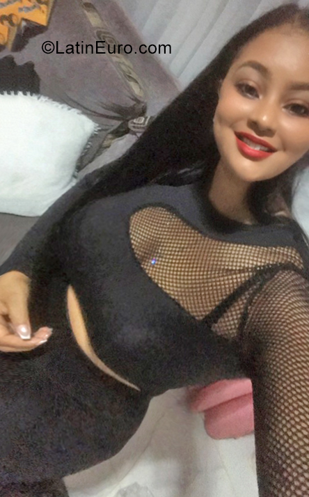 Date this attractive Dominican Republic girl Yennifer from Santiago DO40800