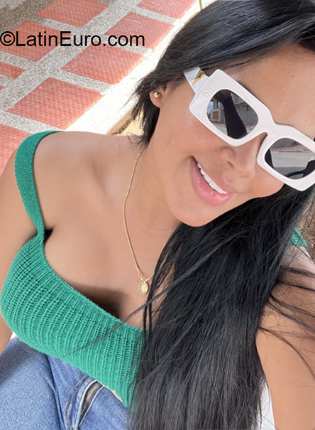 Date this charming Colombia girl Laura from Valledupar CO31756