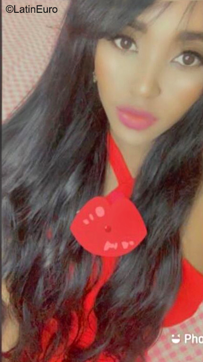 Date this stunning Dominican Republic girl Monica from Santo Domingo DO40888