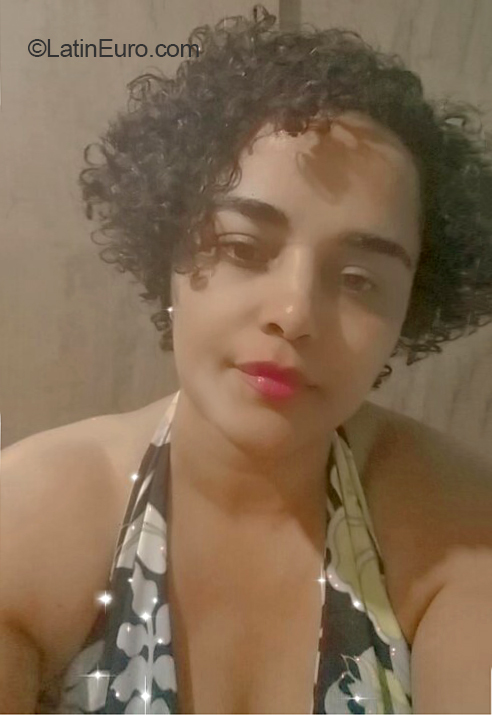 Date this cute Brazil girl Vitoria from Belo Horizonte BR12129