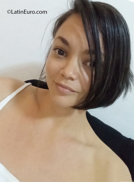 Date this pretty Dominican Republic girl Marilyn from Santo Domingo DO41031