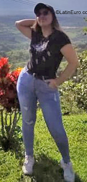 Date this athletic Colombia girl Ana Maria from Medellin CO32045