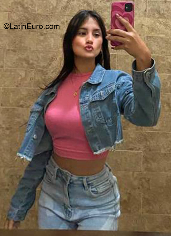 Date this hot Venezuela girl Karla from Cabimas VE4281