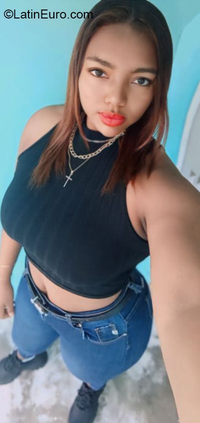 Date this good-looking Dominican Republic girl Rosi from Santo Domingo Este DO41124