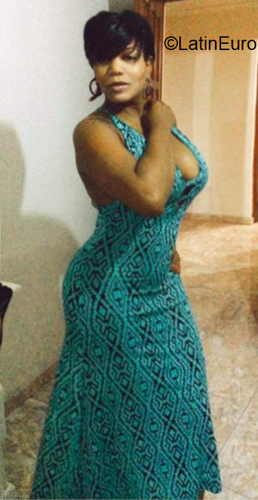 Date this voluptuous Dominican Republic girl WENDY from Santo Domingo DO31773