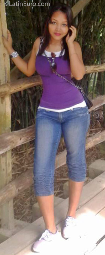 Date this tall Honduras girl PRETTYANDLOVING from La Ceiba HN2195