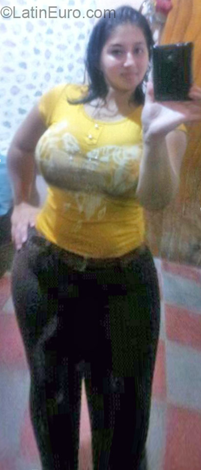 Date this sultry Honduras girl Diana from Comayagua DO25973