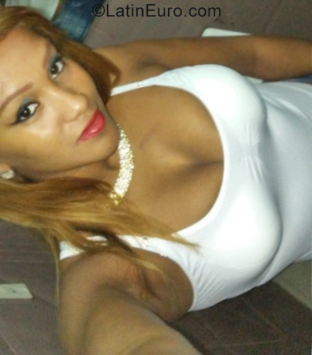 Date this georgeous Dominican Republic girl Rubi from Republica Dominicana DO27920