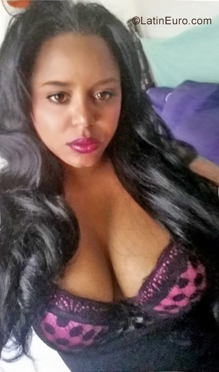 Date this voluptuous Dominican Republic girl Michel from Puerto Plata DO28004