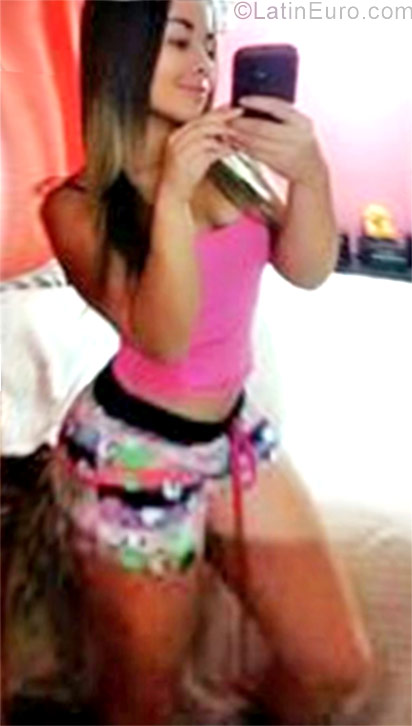 Date this charming Colombia girl Alejandra from Bogota CO21151
