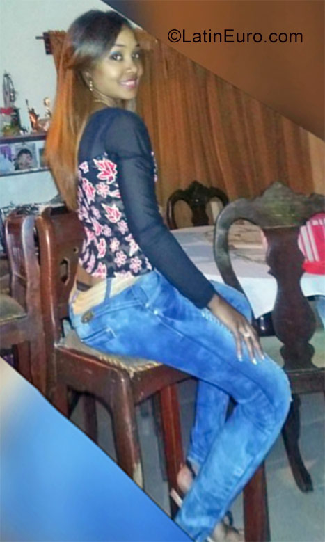 Date this passionate Dominican Republic girl Lucy from Santo Domingo DO28443