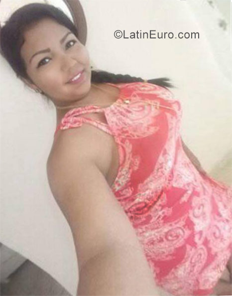 Date this happy Dominican Republic girl Maria from Punta Cana DO28601