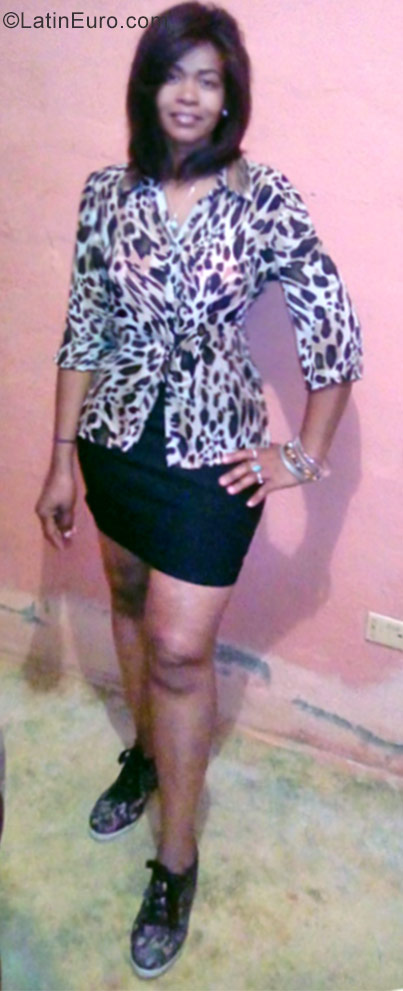 Date this young Dominican Republic girl Sunida from Santo Domingo DO28649