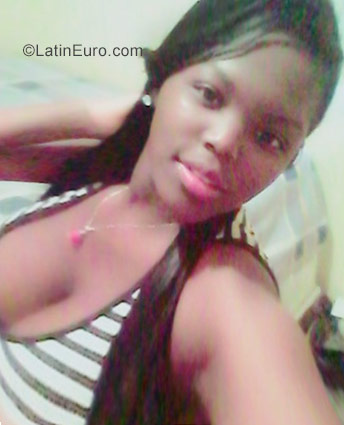 Date this nice looking Dominican Republic girl Berenise from San Cristobal DO28664