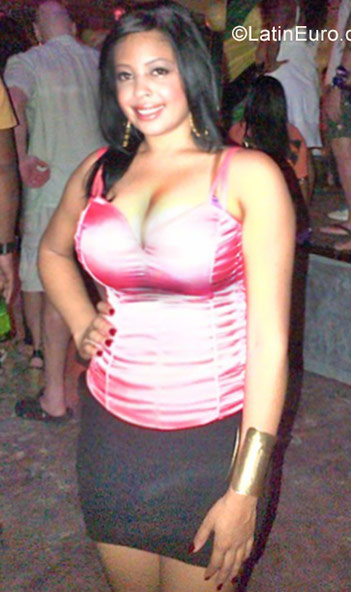 Date this voluptuous Dominican Republic girl Angela from Puerto Plata DO28858