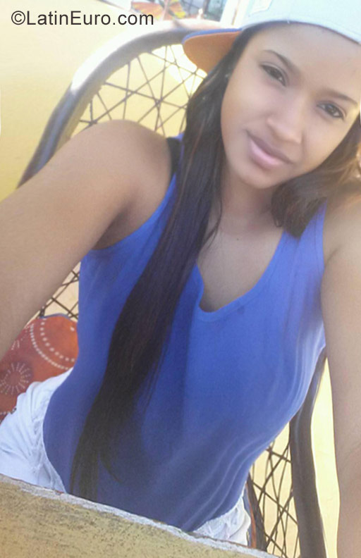 Date this beautiful Dominican Republic girl Gabriela from Santiago DO28887