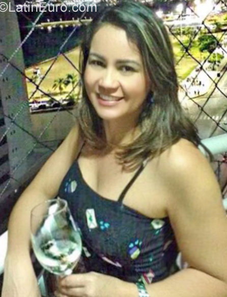 Date this sensual Brazil girl Lucvania from Fortaleza BR10086