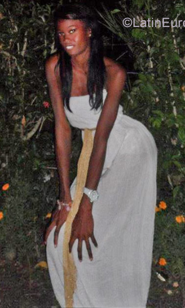 Date this lovely Dominican Republic girl Ermata from Santo Domingo DO29422