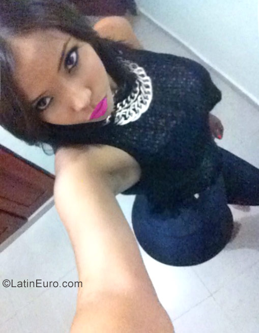 Date this funny Dominican Republic girl Vanesa from Santo Domingo DO29494