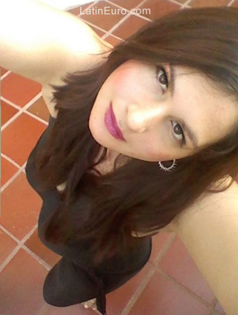 Date this young Colombia girl CAROL NDREA from Cartagena CO21980