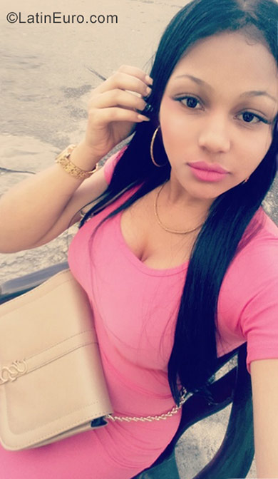 Date this passionate Dominican Republic girl Marlin from Santo Domingo DO29699