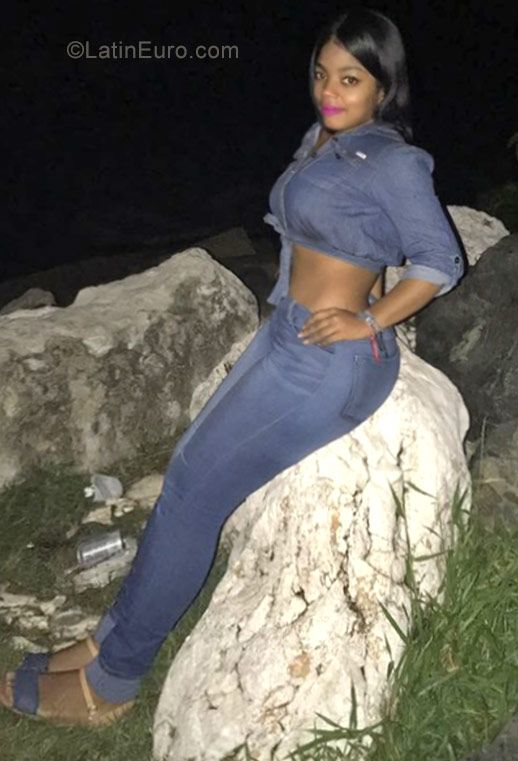 Date this tall Dominican Republic girl Johanna from Santo Domingo DO29977