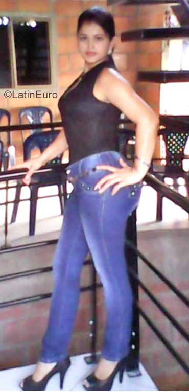 Date this young Colombia girl Luznaiy from Medellin CO22263