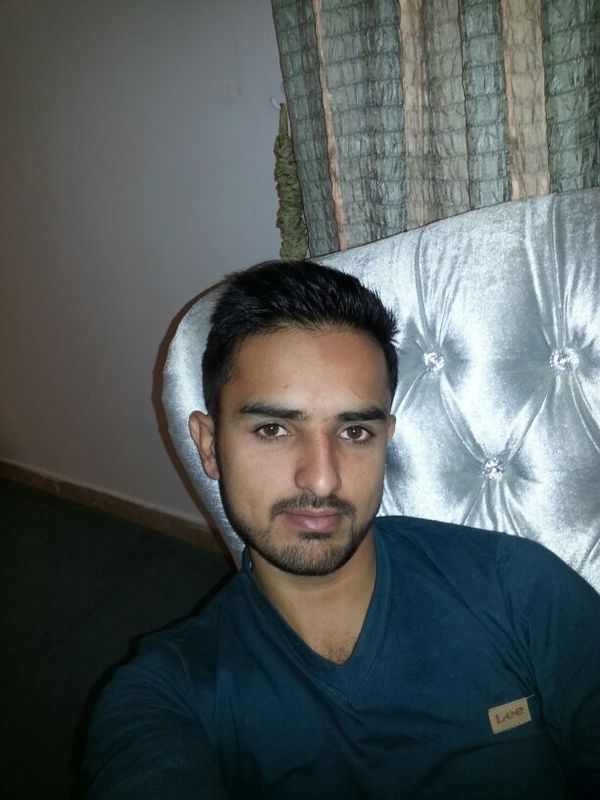 Date this pretty Pakistan man Sanaullah from Islamabad PK130