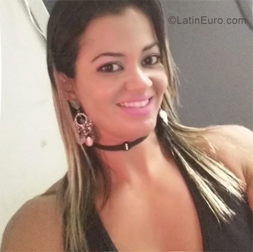 Date this young Ivory Coast girl Rachida from Abidjan IC87