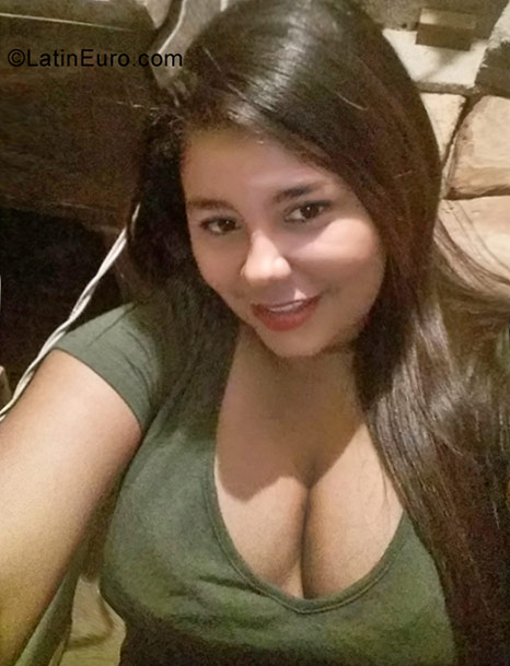 Date this funny Colombia girl Juli from Santa Marta CO22395