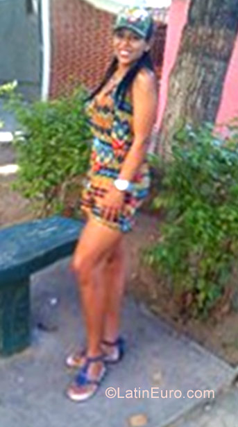 Date this hot Venezuela girl Natacha from Caracas VE973