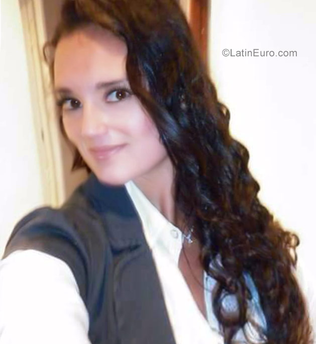 Date this tall Colombia girl Diana from Bogota CO22437