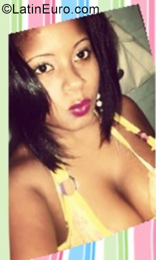 Date this sensual Dominican Republic girl Yudy from Santiago DO30412