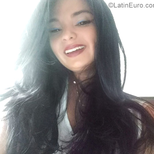 Date this beautiful Colombia girl Andrea from Bogota CO22473
