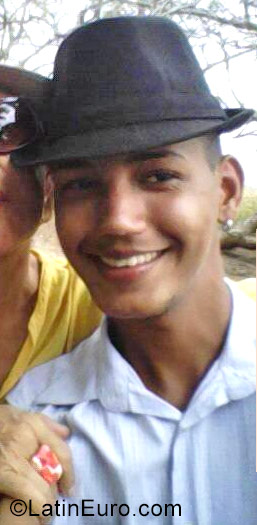 Date this sensual Venezuela man Alejandro from Cagua VE1005